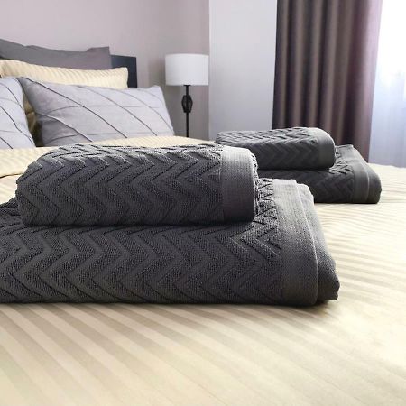 Mhc Quiet Deluxe Suite Near Downtown - Free Parking Brassó Kültér fotó